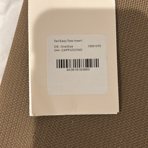 Cuyana tall easy tote with organizer - Picture 8 of 13